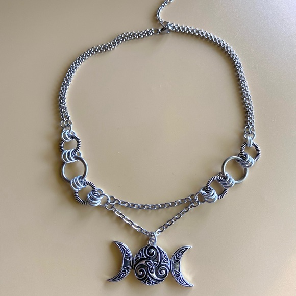 Handmade maille choker & celtic knot tripple moon goddess design charm necklace - Picture 7 of 10